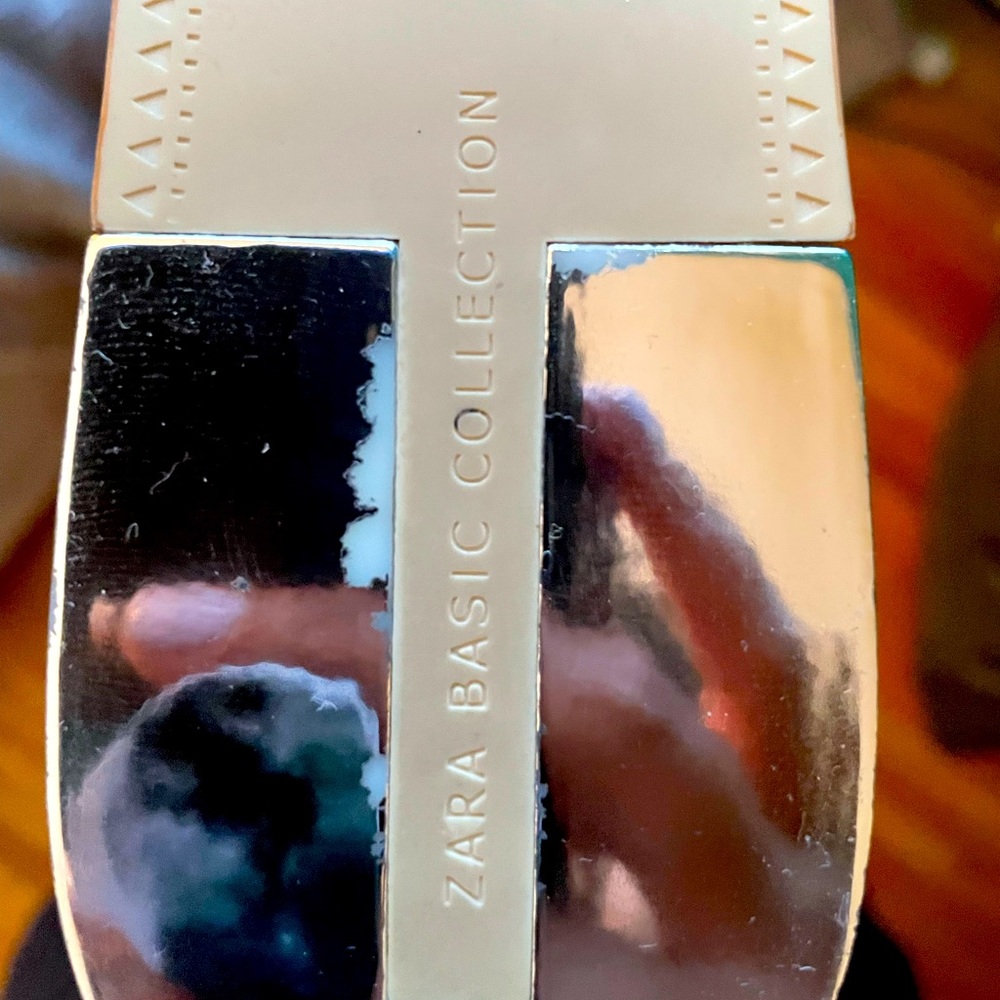 Chrome woven slides